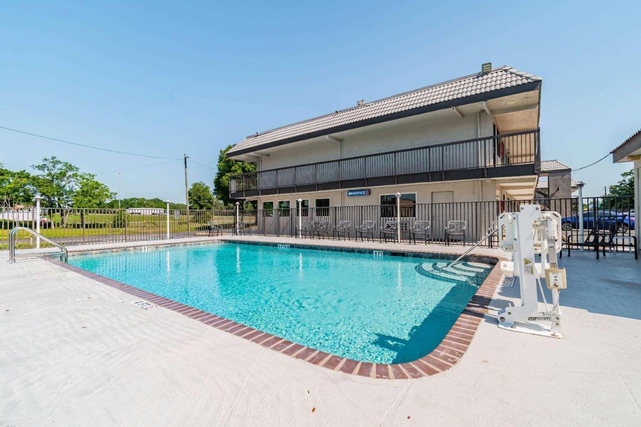 Motel 6 Tampa Near Fairgrounds - Casino المظهر الخارجي الصورة
