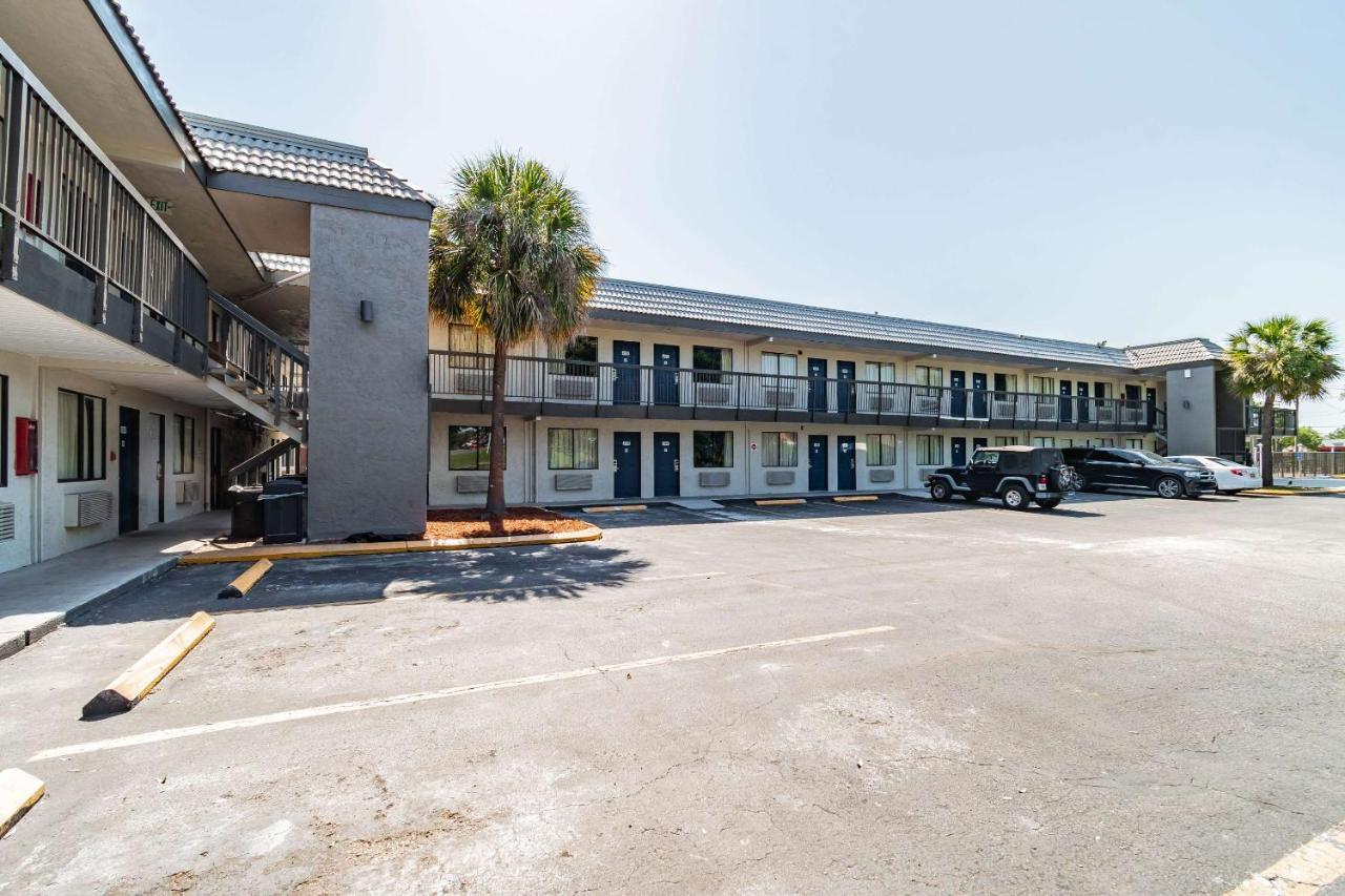 Motel 6 Tampa Near Fairgrounds - Casino المظهر الخارجي الصورة