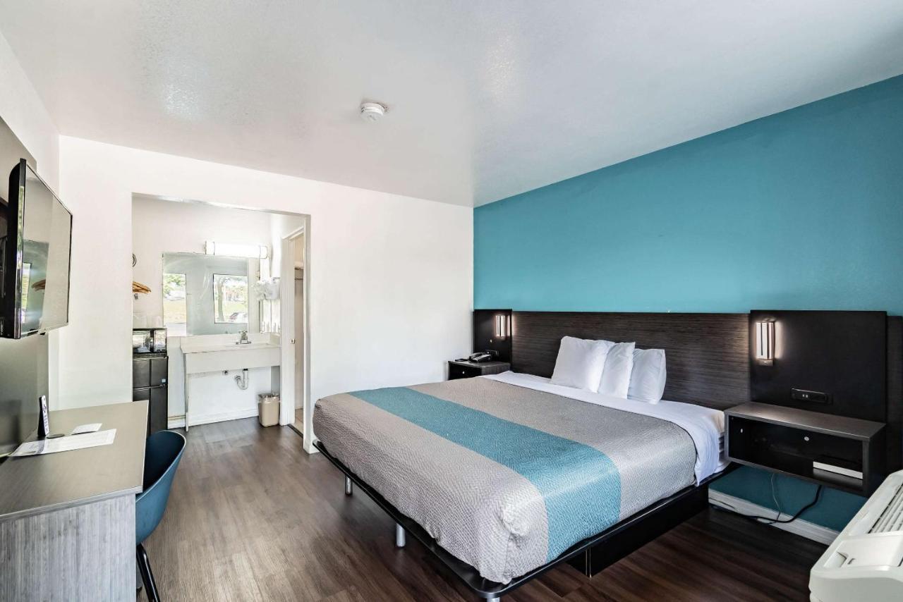 Motel 6 Tampa Near Fairgrounds - Casino المظهر الخارجي الصورة
