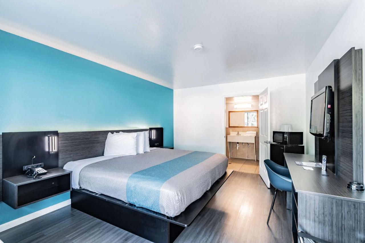Motel 6 Tampa Near Fairgrounds - Casino المظهر الخارجي الصورة