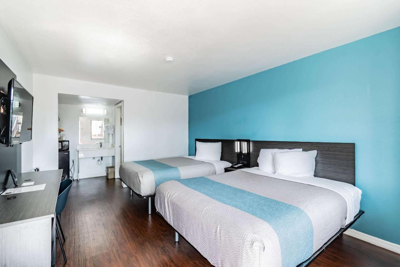Motel 6 Tampa Near Fairgrounds - Casino المظهر الخارجي الصورة